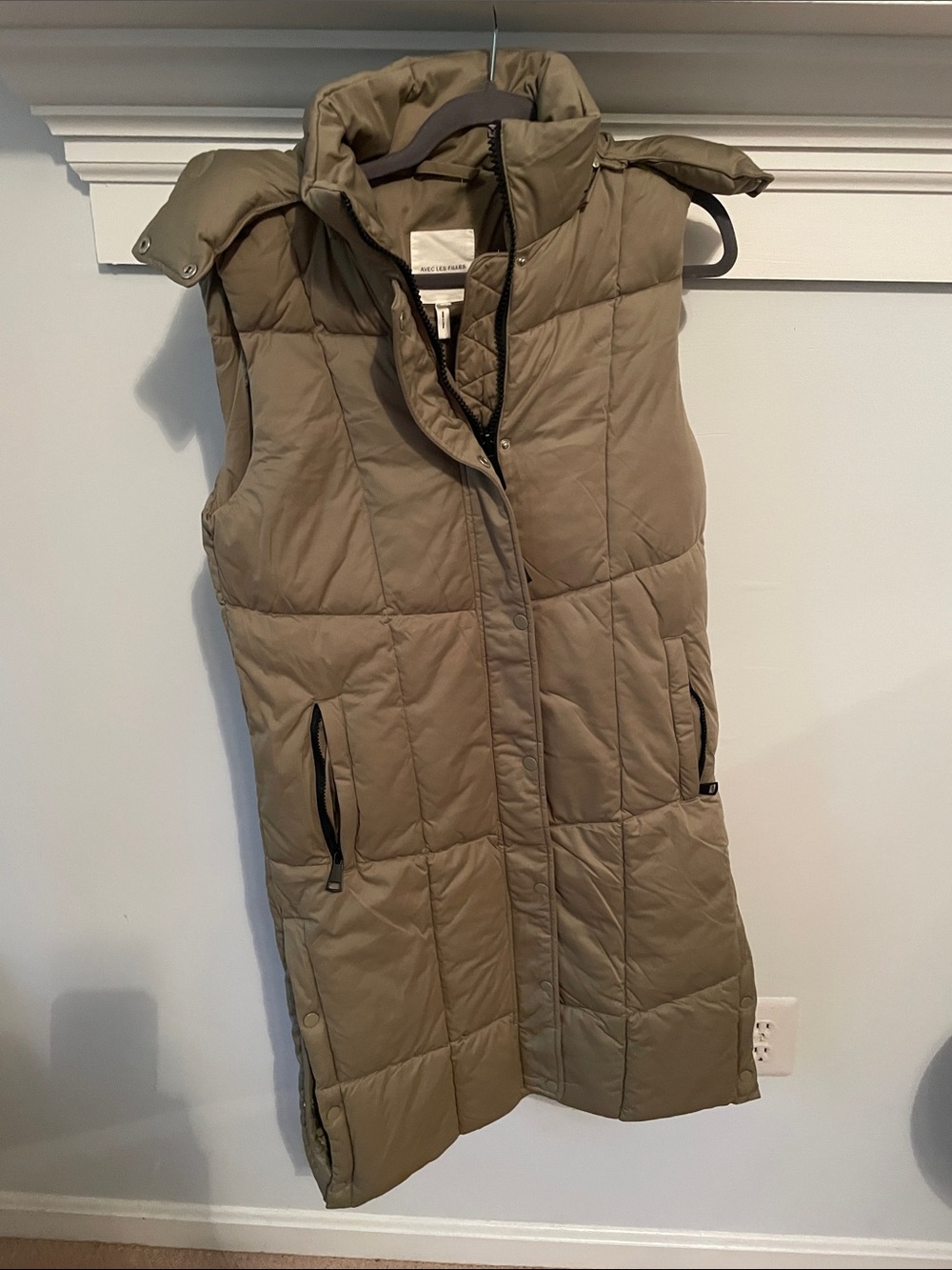 Avec Les Filles Long Quilted Puffer Vest in Olive